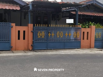 For sale, nice modern house ready to live in. Very strategic location in Depok. P3.061.03.25/ER