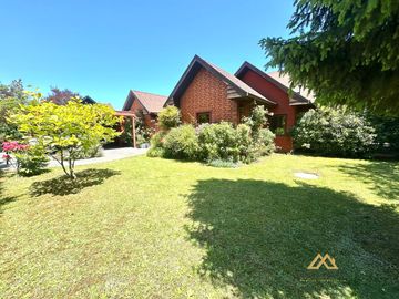 Hermosa Casa En Sector la Foresta con Piscina
