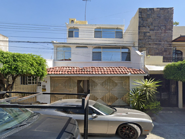 ¡MAGNÍFICA CASA EN BENITO JUÁREZ, GUADALAJARA! INVERSIÓN IDEAL EN ZONA CÉNTRICA