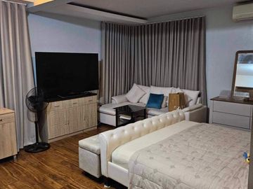 House and lot for sale in Greenwoods