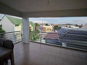House and lot for sale in Greenwoods