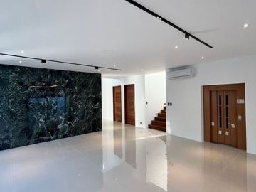 FOR SALE! House and Lot with Swimming Pool in Ayala Alabang Village, Muntinlupa City