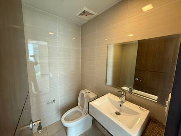 Rent To Own 1 Bedroom Unit in St. Mark Residence McKinley Hill BGC