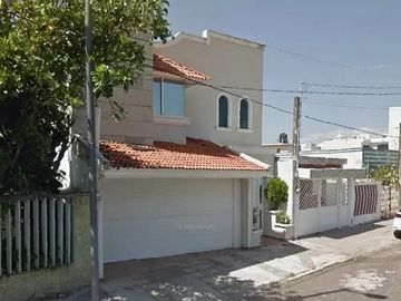 EXCELENTE PROPIEDAD UBICADA EN LA COLONIA SALVADOR DIAZ MIRON, EN VERACRUZ, VERACRUZ
