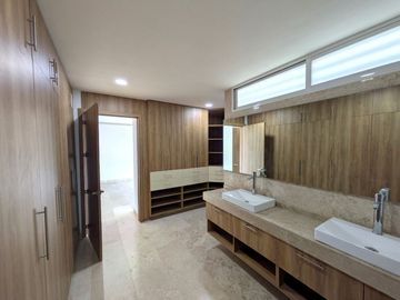 Bonita casa en lomas de angelopolis 1 cluter 222 $6,720,000