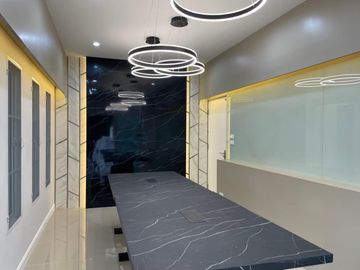 Newly Built House for Sale in a Prestigious Development on San Kamphaeng New Road. Luxuriously Designed with Built-In Furnishings.
