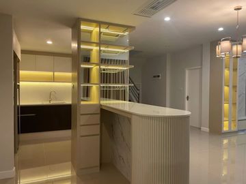 Newly Built House for Sale in a Prestigious Development on San Kamphaeng New Road. Luxuriously Designed with Built-In Furnishings.