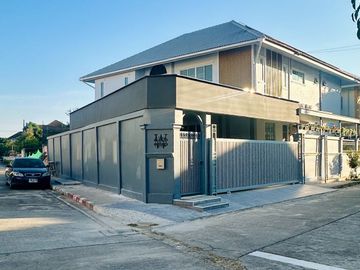 Pool villa for sale at Hang Dong in a hi-end village, decorated in modern luxury style.