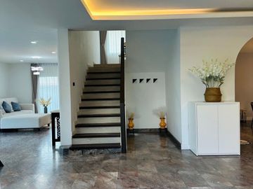 Pool villa for sale at Hang Dong in a hi-end village, decorated in modern luxury style.
