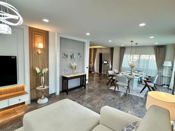 Pool villa for sale at Hang Dong in a hi-end village, decorated in modern luxury style.
