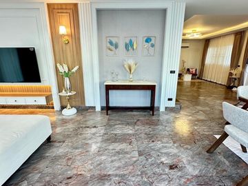 Pool villa for sale at Hang Dong in a hi-end village, decorated in modern luxury style.