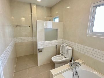 Pool villa for sale at Hang Dong in a hi-end village, decorated in modern luxury style.