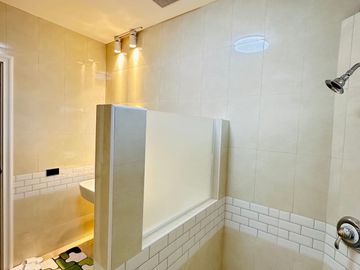 Pool villa for sale at Hang Dong in a hi-end village, decorated in modern luxury style.