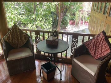 For Sale: Large Golden Teakwood House with 9 Bedrooms in the World Club Land Project, Convenient City Access, Close to International Schools