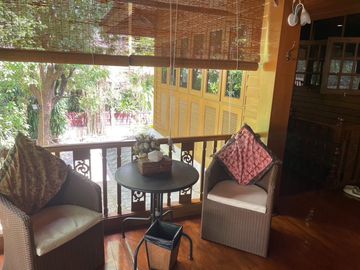 For Sale: Large Golden Teakwood House with 9 Bedrooms in the World Club Land Project, Convenient City Access, Close to International Schools