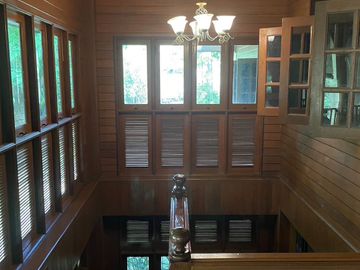 For Sale: Large Golden Teakwood House with 9 Bedrooms in the World Club Land Project, Convenient City Access, Close to International Schools