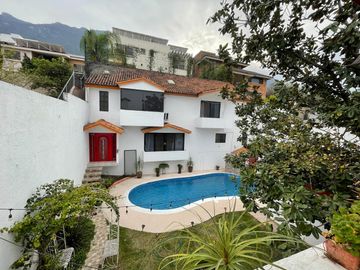 Venta de Casa y Departamento Colonial de la Sierra,  San Pedro Garza, García