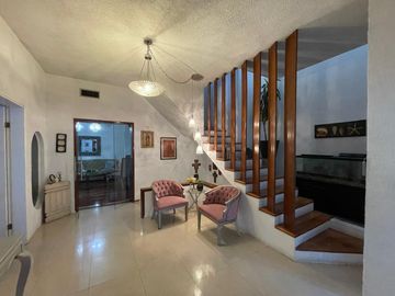Venta de Casa y Departamento Colonial de la Sierra,  San Pedro Garza, García