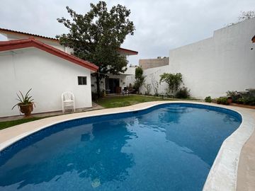 Venta de Casa y Departamento Colonial de la Sierra,  San Pedro Garza, García