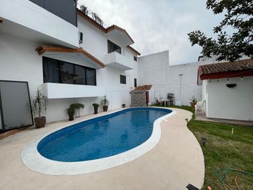 Venta de Casa y Departamento Colonial de la Sierra,  San Pedro Garza, García