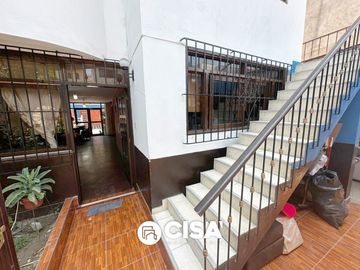 VENTA DE AMPLIA CASA EN SURCO