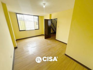 VENTA DE AMPLIA CASA EN SURCO