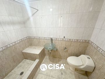 VENTA DE AMPLIA CASA EN SURCO