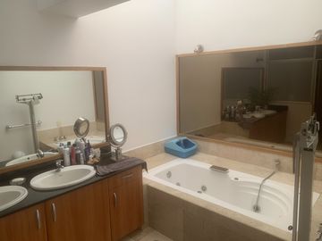 VENTA CASA EN MONTAÑA, JARDINES DEL PEDREGAL
