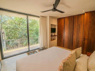Villa de 3 Recámaras con Diseño Único en Tulum, al lado del hotel Holistika: Ubicación, Tranquilidad y Elegancia Moderna