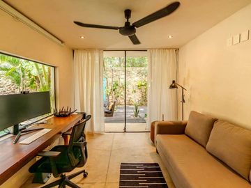 Villa de 3 Recámaras con Diseño Único en Tulum, al lado del hotel Holistika: Ubicación, Tranquilidad y Elegancia Moderna