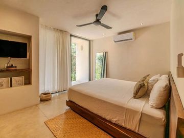 Villa de 3 Recámaras con Diseño Único en Tulum, al lado del hotel Holistika: Ubicación, Tranquilidad y Elegancia Moderna