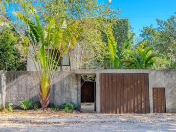 Villa de 3 Recámaras con Diseño Único en Tulum, al lado del hotel Holistika: Ubicación, Tranquilidad y Elegancia Moderna