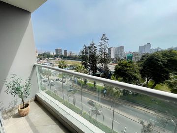 Alquilo Departamento Amoblado 54 m2 Vista Externa 2 Dormitorios Cochera y Áreas Comunes en Barranco