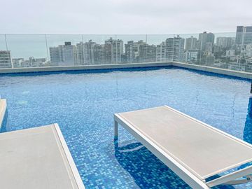 Alquilo Departamento Amoblado 54 m2 Vista Externa 2 Dormitorios Cochera y Áreas Comunes en Barranco