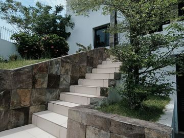 For Sale Luxury House at Shangrila Garden Batam