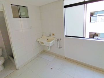 ¡Alquiler De Acogedor Departamento En La Mejor Zona De Santiago De Surco!