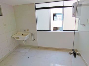 ¡Alquiler De Acogedor Departamento En La Mejor Zona De Santiago De Surco!