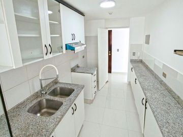 ¡Alquiler De Acogedor Departamento En La Mejor Zona De Santiago De Surco!