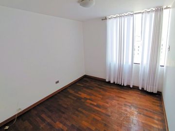 ¡Alquiler De Acogedor Departamento En La Mejor Zona De Santiago De Surco!