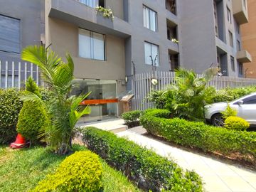 ¡Alquiler De Acogedor Departamento En La Mejor Zona De Santiago De Surco!