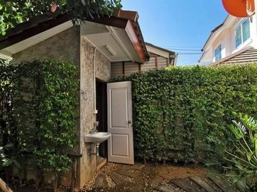 House for sale in The Esteem project in San Kamphaeng area with tenants, definitely not flooded