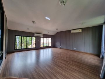 House for sale in The Esteem project in San Kamphaeng area with tenants, definitely not flooded
