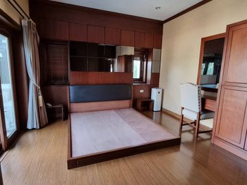 House for sale in The Esteem project in San Kamphaeng area with tenants, definitely not flooded