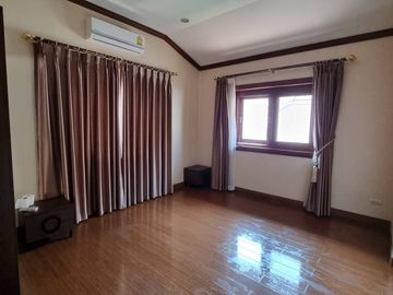 House for sale in The Esteem project in San Kamphaeng area with tenants, definitely not flooded