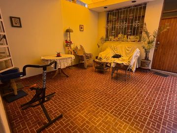 Vendo casa frente colegio Maristas Callao