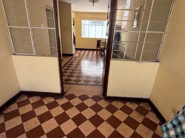 Vendo casa frente colegio Maristas Callao