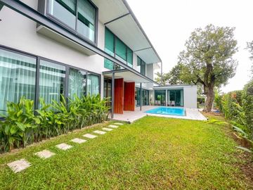For sale: Luxury modern-style pool villa. The layout is perfectly optimized for space usage. Located near several international schools