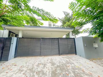 For sale: Luxury modern-style pool villa. The layout is perfectly optimized for space usage. Located near several international schools