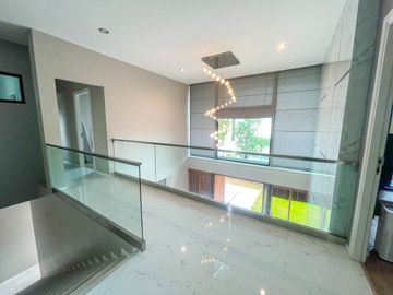 For sale: Luxury modern-style pool villa. The layout is perfectly optimized for space usage. Located near several international schools