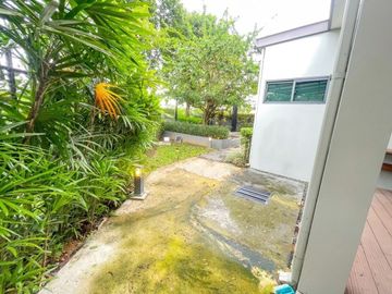 For sale: Luxury modern-style pool villa. The layout is perfectly optimized for space usage. Located near several international schools